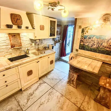 Domus Corneliae - Romantico Attico & Jacuzzi - Metro A Cornelia Apartment