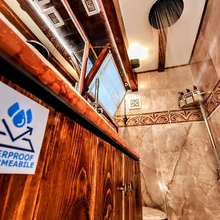 Apartment Domus Corneliae - Romantico Attico & Jacuzzi - Metro A Cornelia Rome