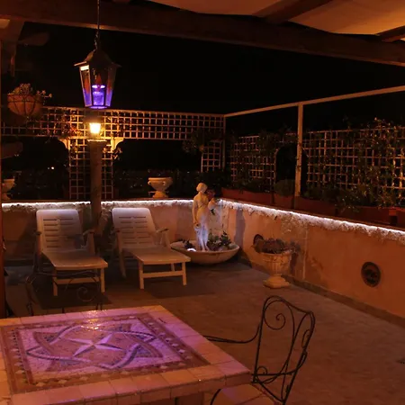 Apartment Domus Corneliae - Romantico Attico & Jacuzzi - Metro A Cornelia