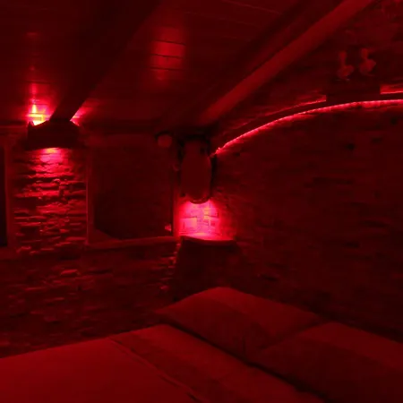 Domus Corneliae - Romantico Attico & Jacuzzi - Metro A Cornelia Apartment Rome