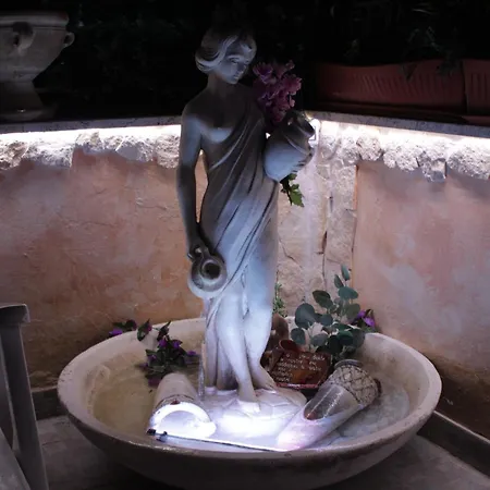 Apartment Domus Corneliae - Romantico Attico & Jacuzzi - Metro A Cornelia *