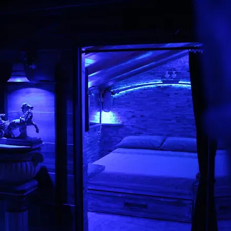Domus Corneliae - Romantico Attico & Jacuzzi - Metro A Cornelia شقة *